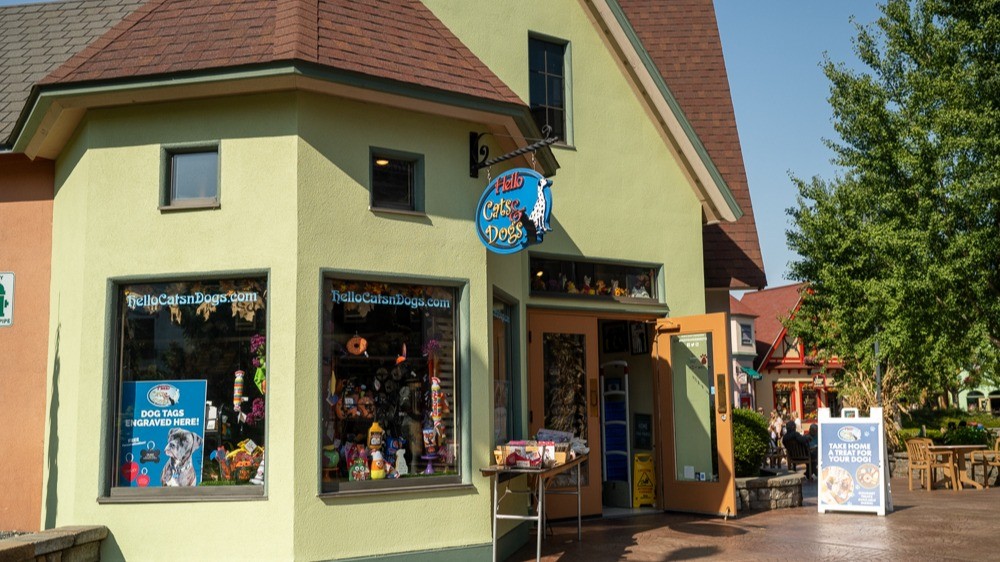 Hello Cats and Dogs in Frankenmuth River Place Shops